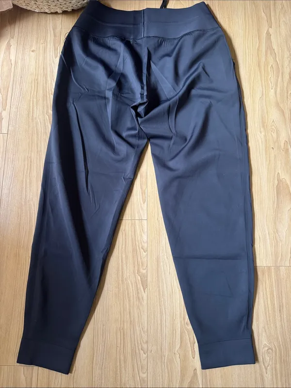 knix Cloudcut Studio Jogger Black - Image 5