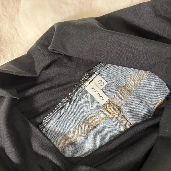 Good American the home stretch crop maternity jeans in blue306 - 6/28 - Image 5