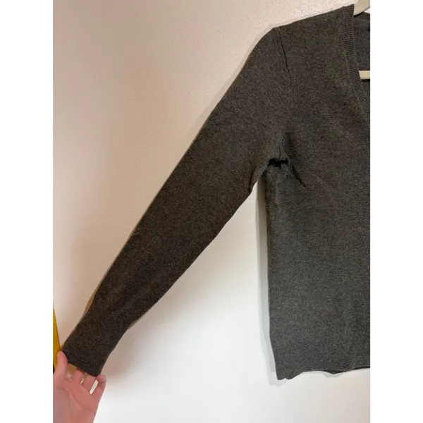 Everlane Size XS Cashmere V-Neck Long Sleeve Pullover Sweater Green - Image 13