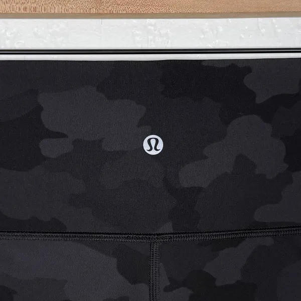 Lululemon Wunder Under High-Rise Tight 28" Full-On Luxtreme Camo Size 8 - Image 4