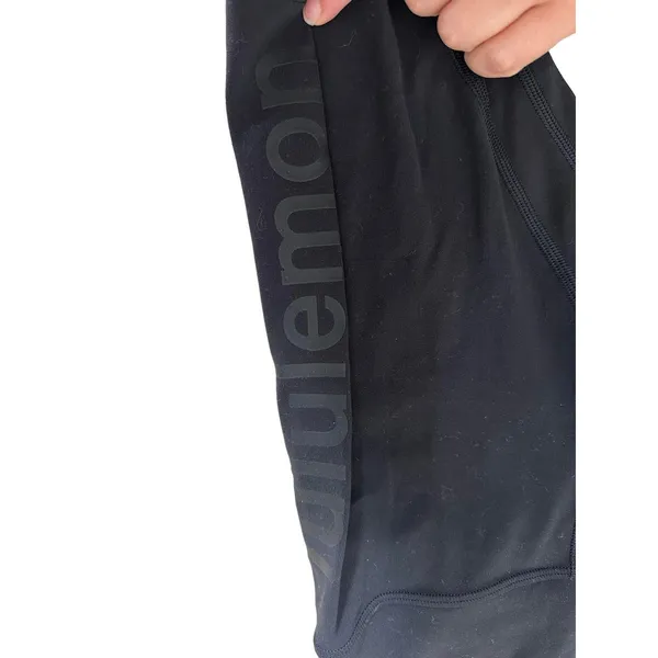 Lululemon Women's On Pace Black biker Shorts‎ Size 2 - Image 2