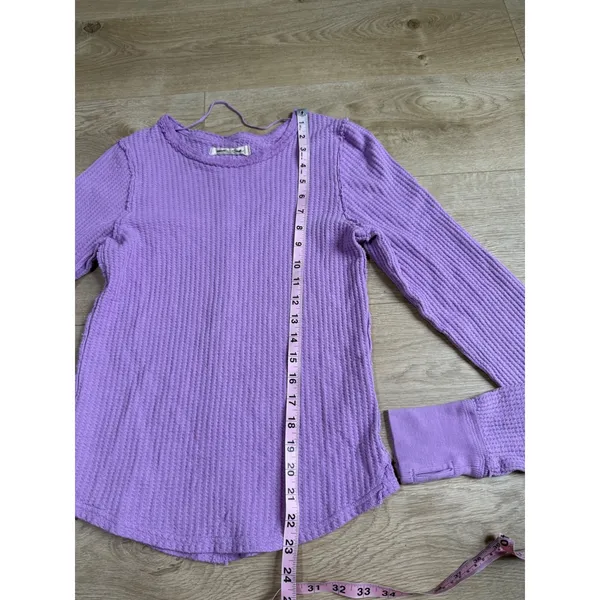 EUC We the Free Free People Thermal Waffle knit Top Purple stretch Size Small - Image 4