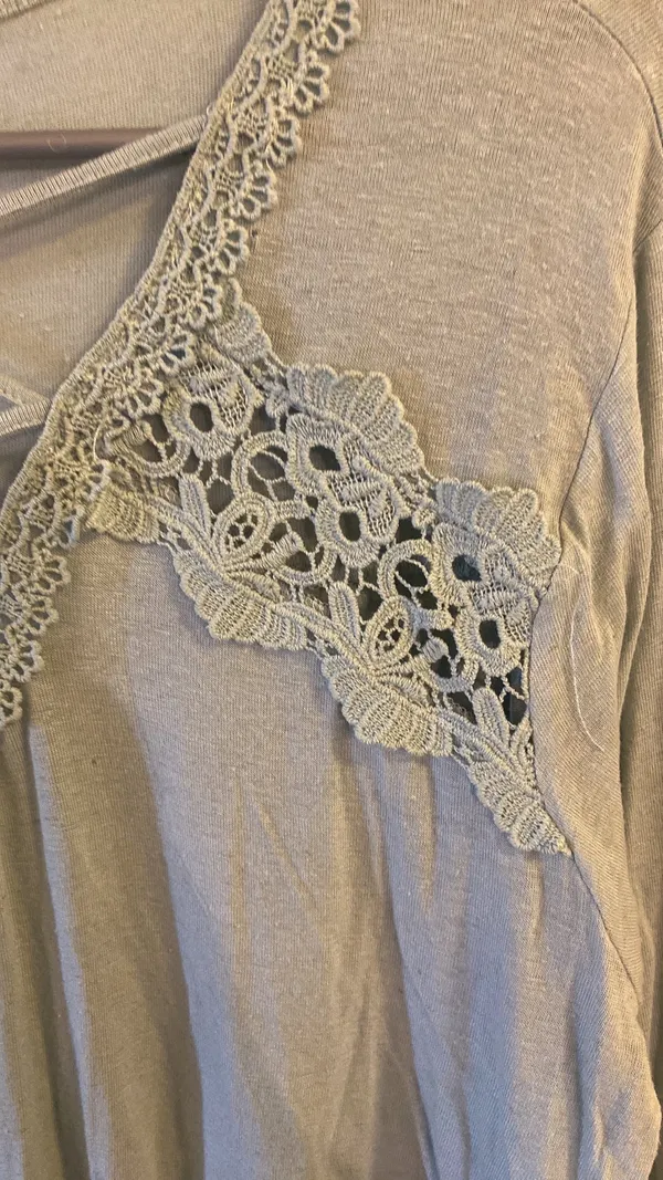 Maurice’s long sleeve criss/cross Shirt - Image 4