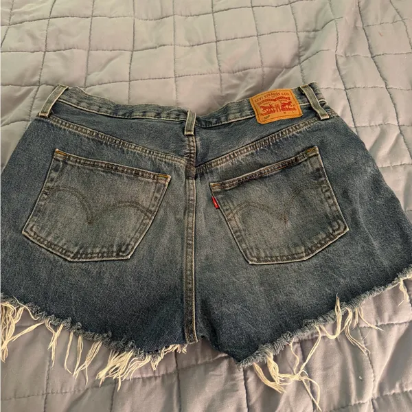 Levi's 501 Women's Denim Shorts Size 33 - Image 2