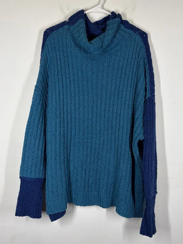 Free People Ella Tunic Sweater Size Medium - Image 2