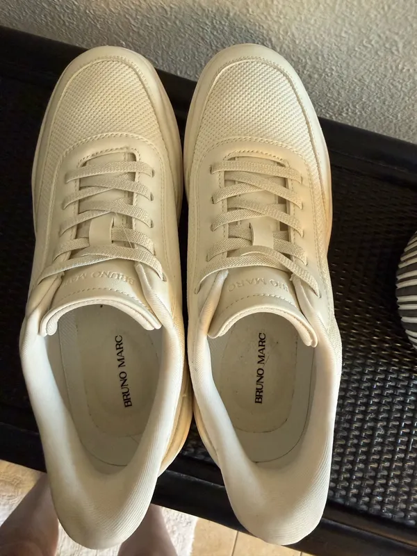 Men’s white sneakers Size 9 - Image 3