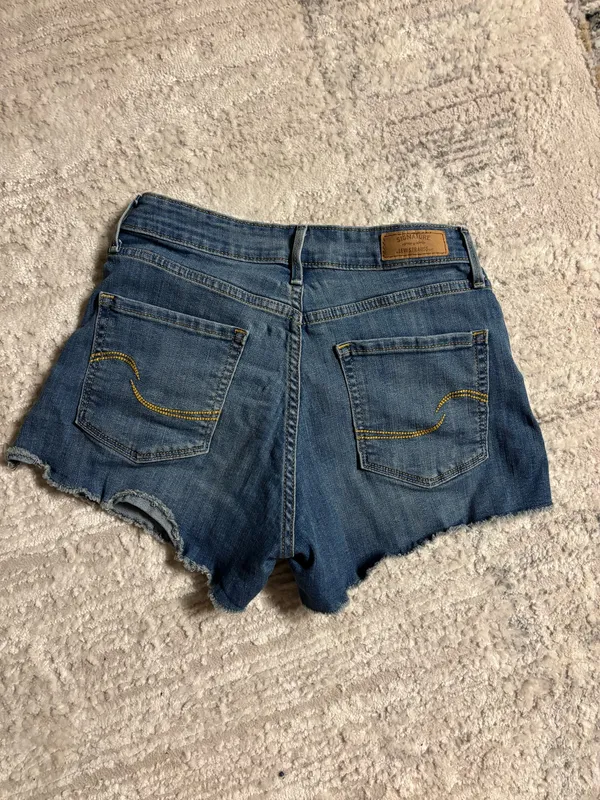Vintage Levi’s Shorts - Image 3