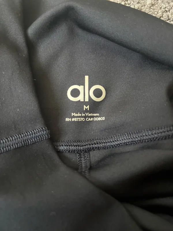 Alo Airlift Capri Yoga High-Waisted Leggings - Image 3