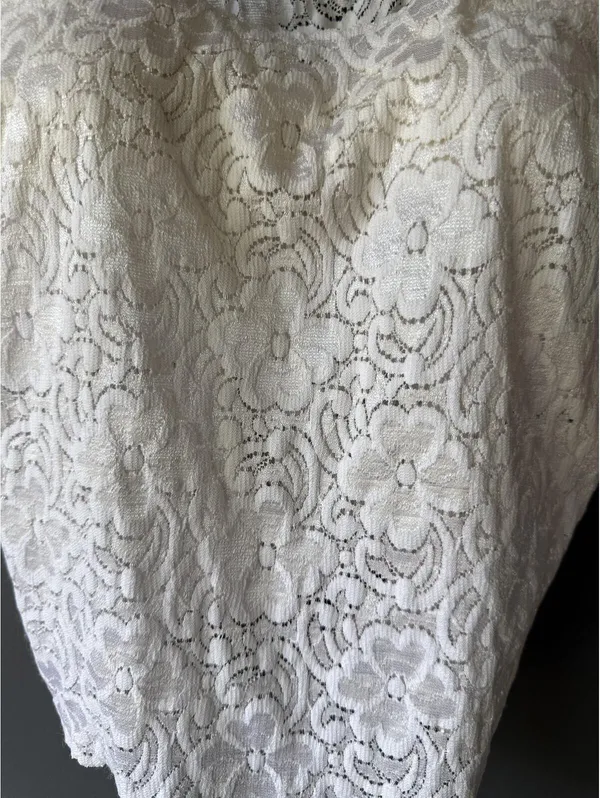 White Floral Lace Camisole Top with Adjustable Straps Size Medium - Image 3