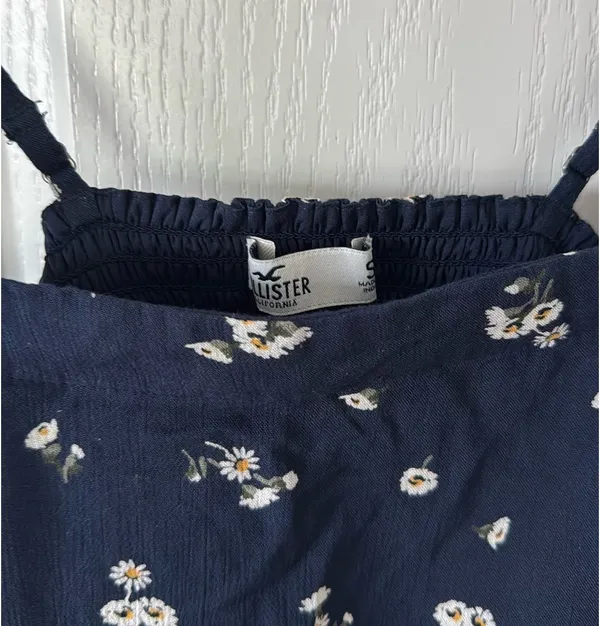 Hollister square neck floral crop top - Image 3