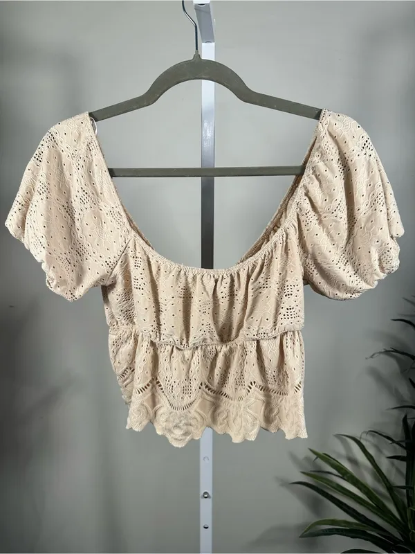 X345. Urban Romantics Medium Cream Eyelet Embroidered Tie Front Crop Top Boho - Image 5