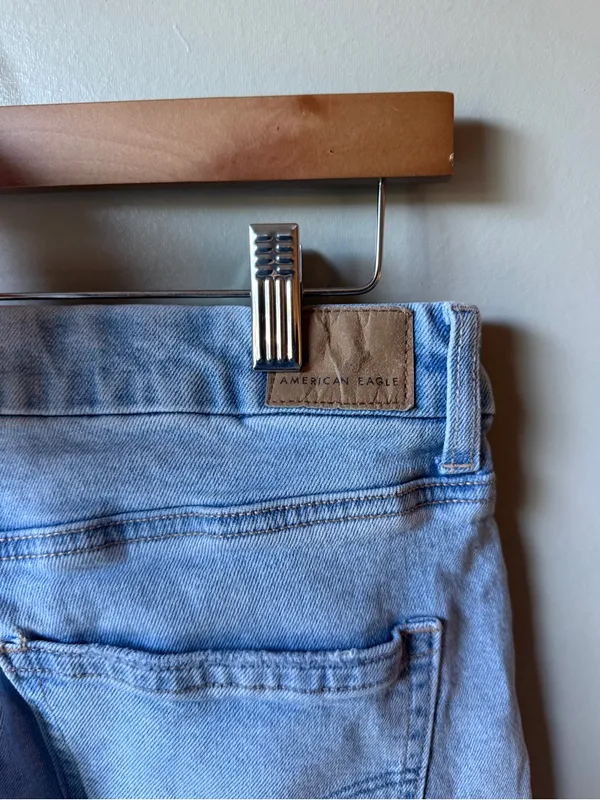 American Eagle Strigid Mom Jeans Size 4 Light Wash Distressed Ripped Denim - Image 8