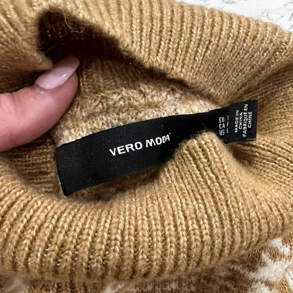 Vero‎ Moda Women's Sweater Poly Blend Long Sleeve Size Small - Image 3