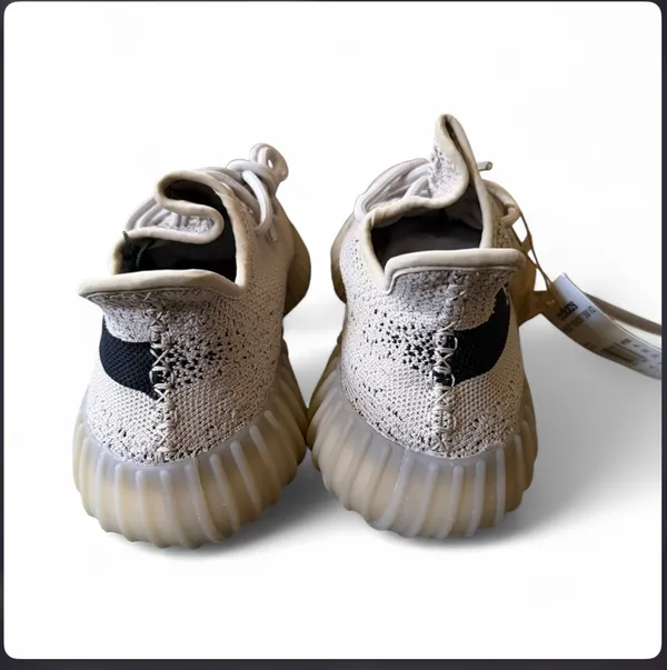 Yeezy Boost 350 V2 Adidas in Color Slate - Image 3