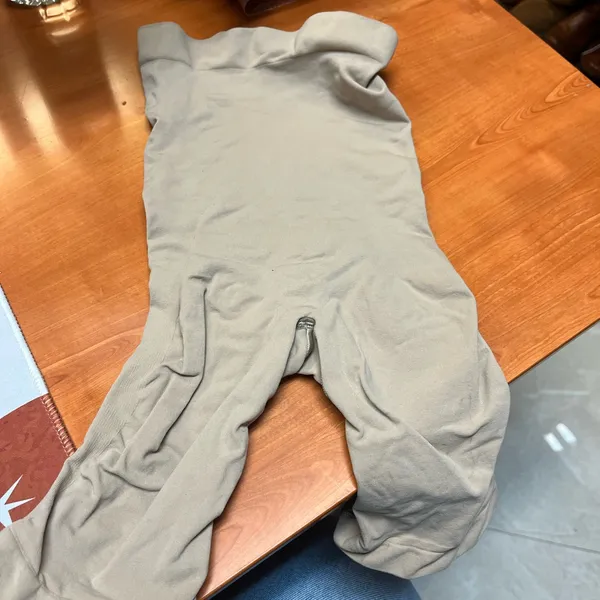 SKIMS Seamless Sculpt‎ Mid Thigh Shorts Size S NWOT | High Waist Shapewear - Image 3