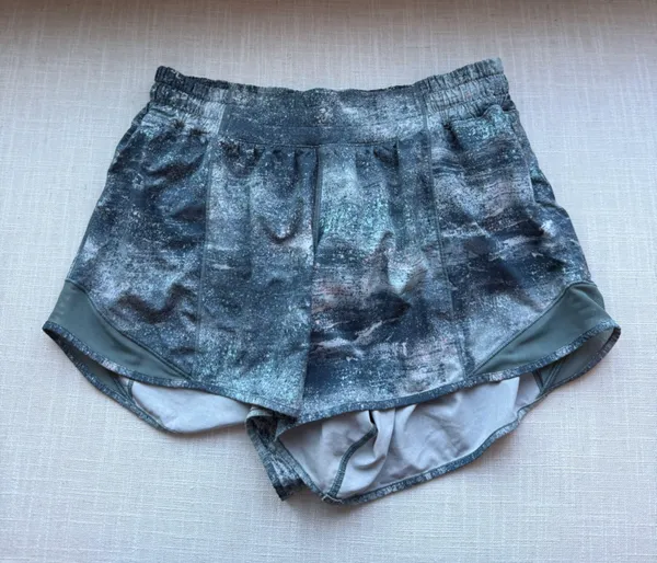 Lululemon Hotty Hot Short Long 4" Azurite Mint Tint Multi / Mystic Green 8 tall - Image 3
