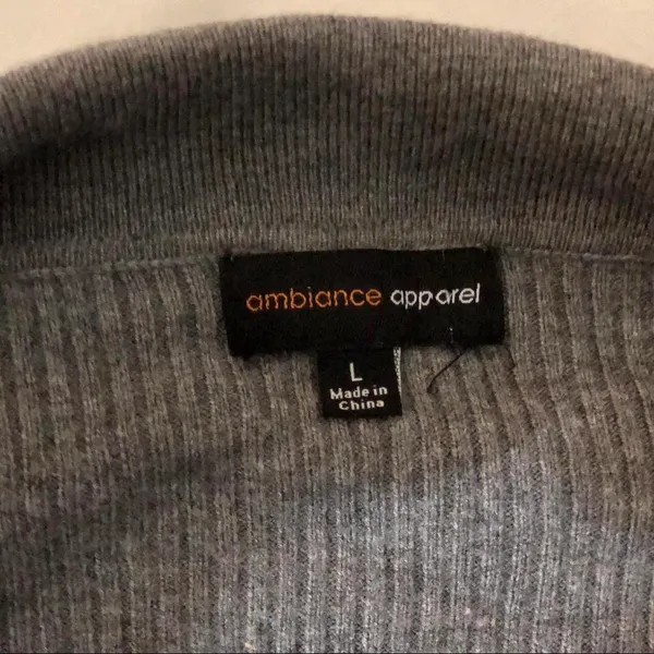 Grey ribbed long sleeve V-neck polo henley shirt top blouse #preppy #minimalist Size L-measurement in pics - Image 3