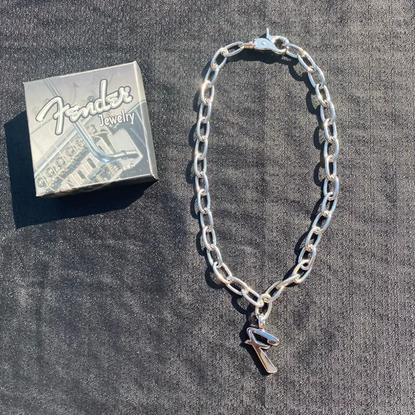 💎🩶 Vintage 1990s 90s NWT Fender Stainless Steel Silver Tone Metal Big 7 / F Pendant Chain and Necklace $19.99 🩶💎 - Image 4