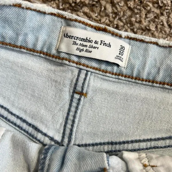 Abercrombie The Mom Short High Rise Light Wash Distressed Cutoff Jean Shorts 30 - Image 4