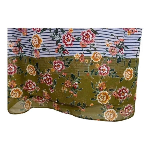 Cabi sleeveless top floral‎ medium - Image 3