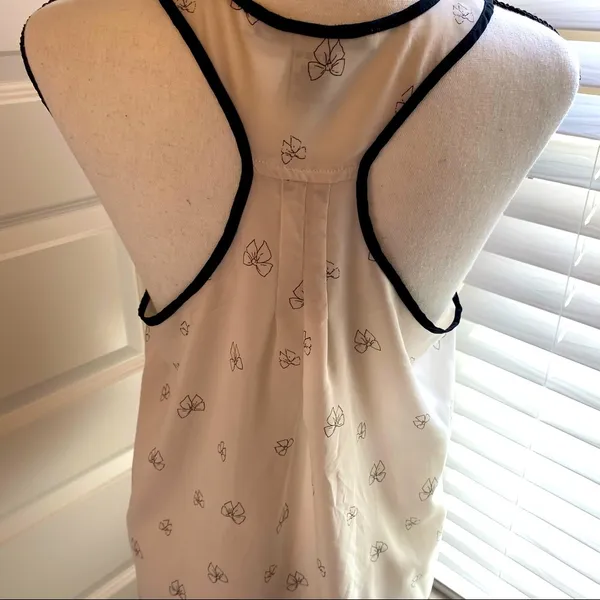 American Rag|| White/ black bows Razorback tank - Image 4