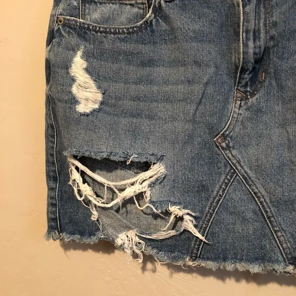 Express‎ Distressed Denim Mini Skirt Blue Size 12 - Image 3