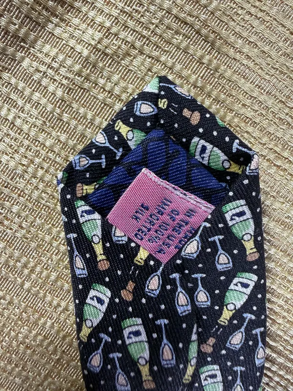 NWT Vineyard Vines Happy New Year 2017 Champagne Bottle Tie Black Novelty - Image 6