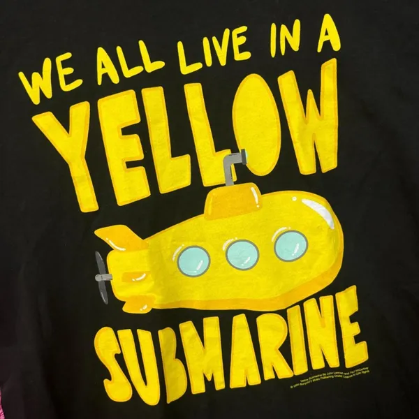 The Beatles We All Live In A Yellow Submarine rock Tshirt size large - Image 4