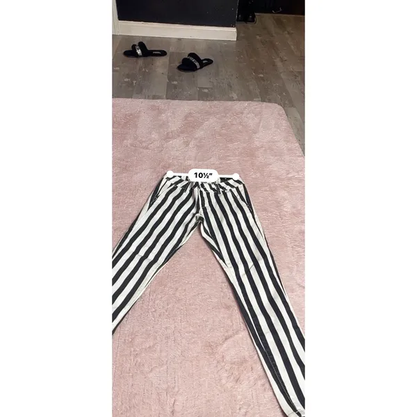 Women's/Juniors V.I.P. Black & White Stripe Size‎ 1/2 New I0200 - Image 4