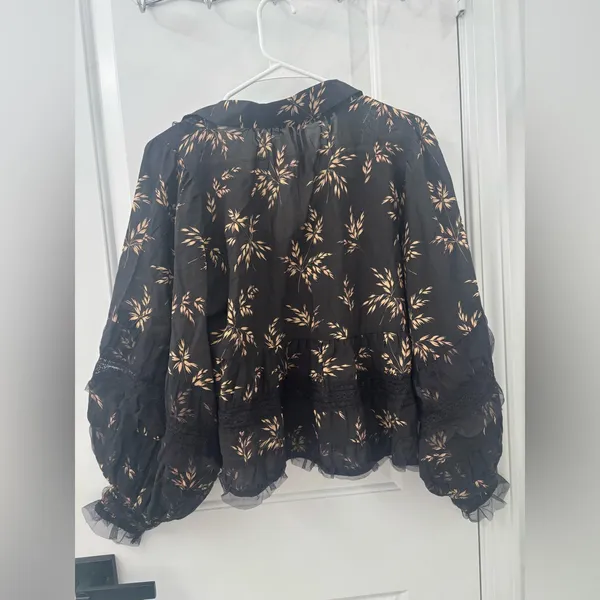 Anthropologie ruffled v neck popover blouse - Image 8