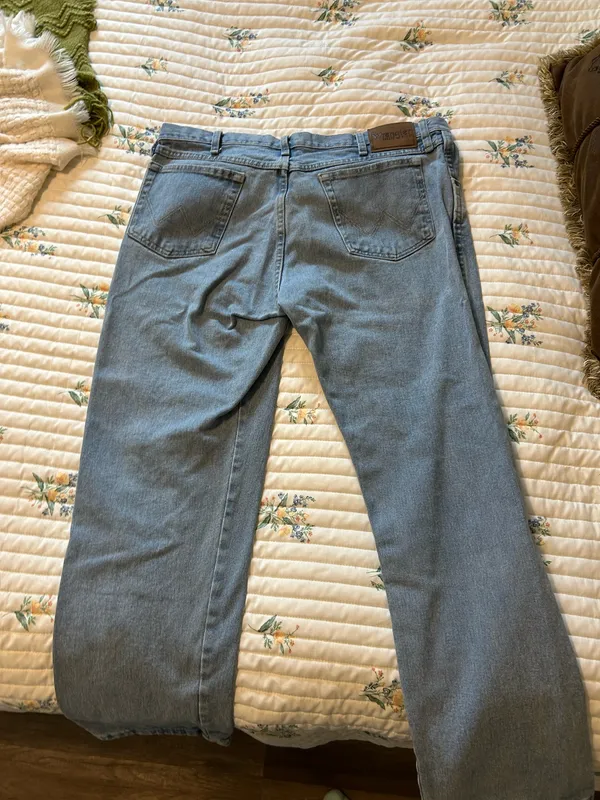Men’s Wrangler Jeans - Image 2