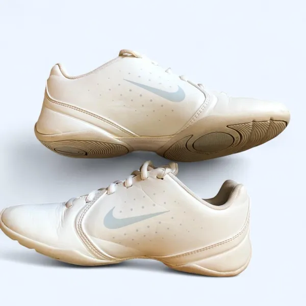 Nike Juniors Sideline White Lace Up Low Top Training Shoes Size 6 - Image 2
