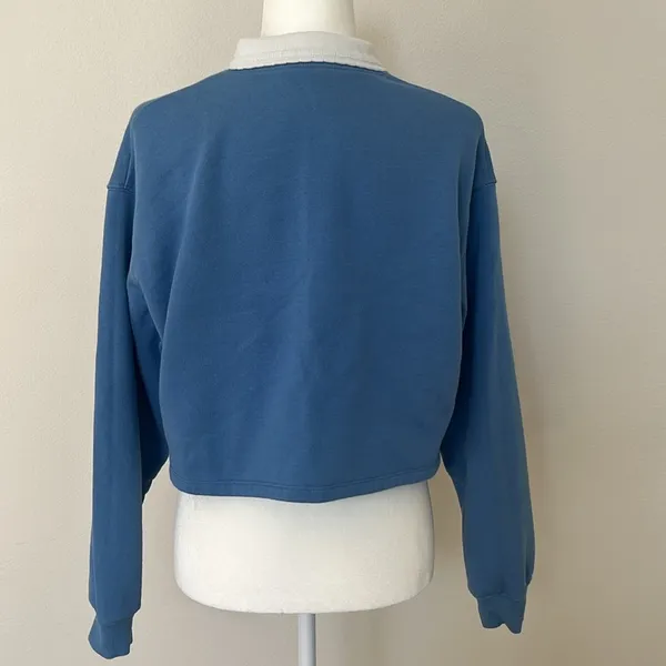Small size sweater in great condition. Very cute to wear with different styles. - Image 3