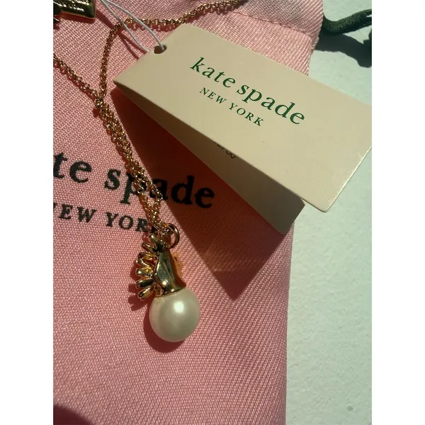 Kate Spade Disney collab Necklace Gold Daisy Flower Faux Pearl Drop Pendant gift - Image 3