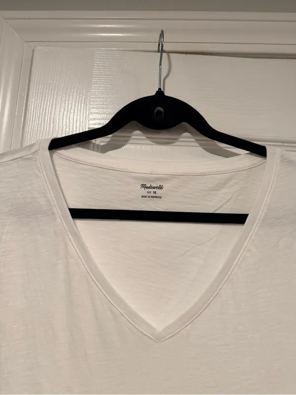 NWOT Madewell Size M White V Neck Short Sleeve Lightweight Slub Cotton Top - Image 2