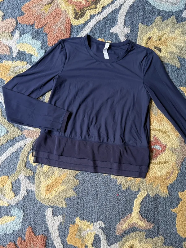 Lululemon Sole Training Long Sleeve Midnight Navy Size 2 Athletic Training - Image 5