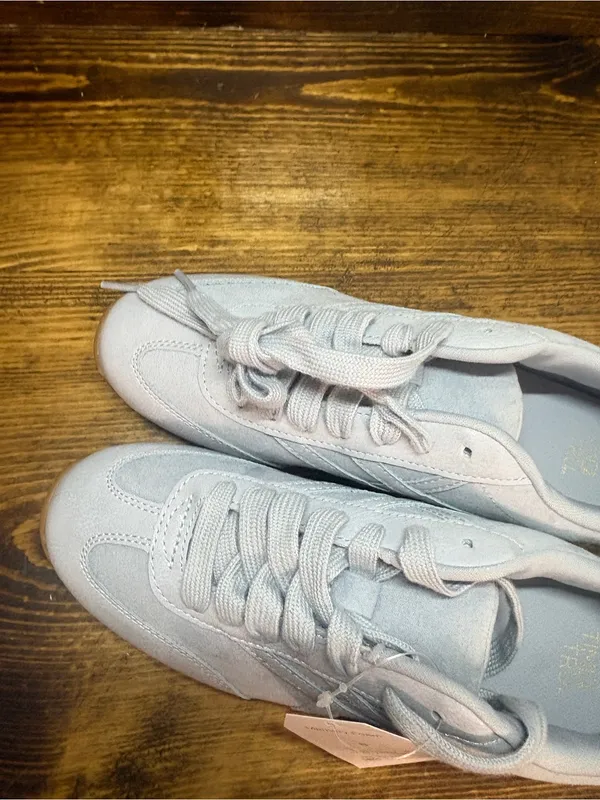 Time and tru pale blue sneakers size 6 - Image 3
