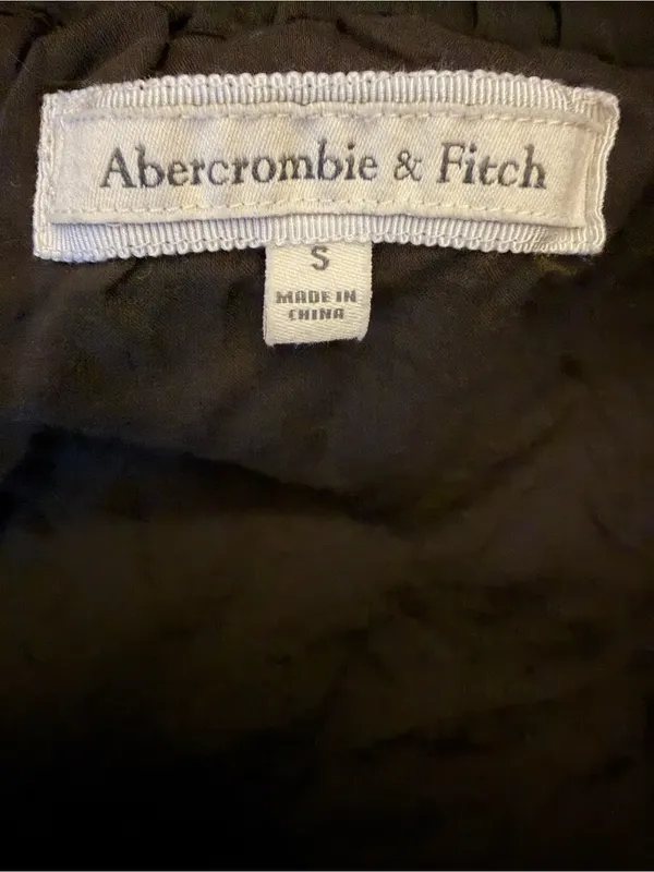 Abercrombie & Fitch Men's Black Flat-Front Elastic Shorts - Image 4