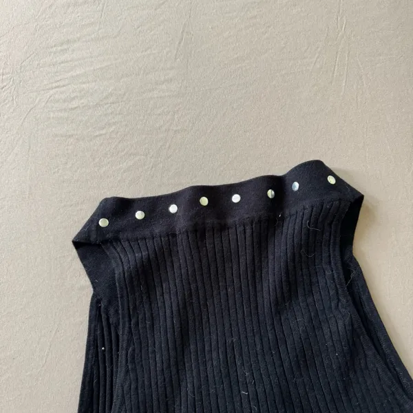 Beldini Vintage Y2K Studded Zip Front Sleeveless Knit Top - Image 6