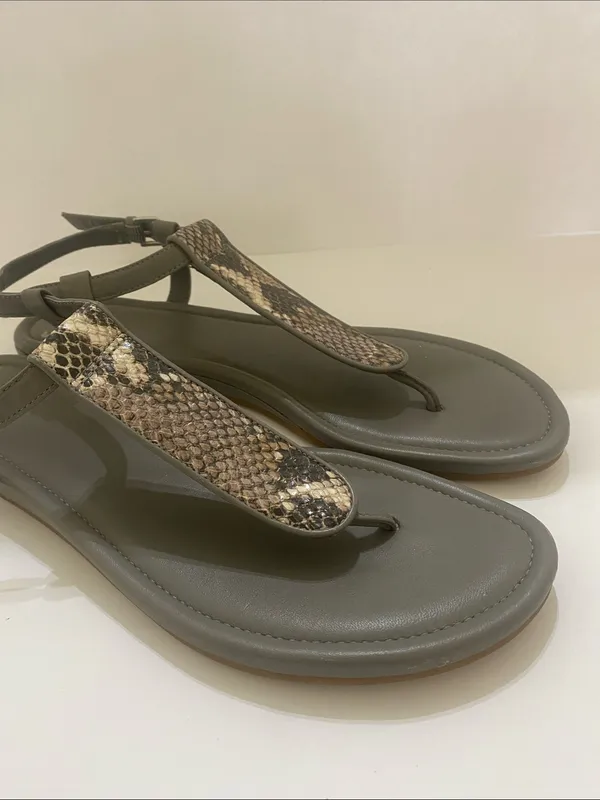 COLE HAAN Molly Flat Thong ll gray leather with snake skin pattern size 10 - Image 2