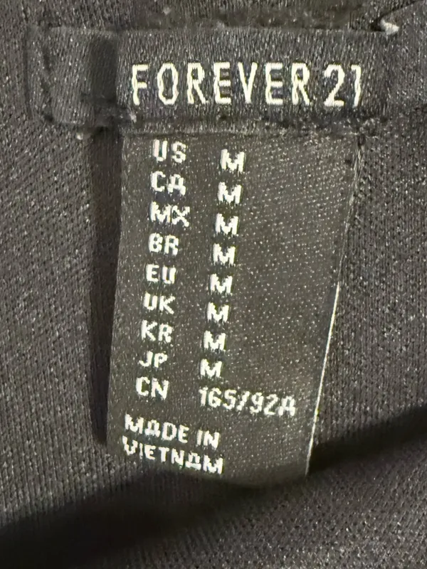 Forever 21–style halter blouse/top - Image 4