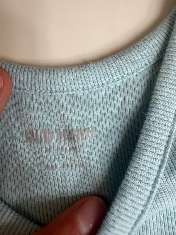 Blue old navy tank top - Image 3