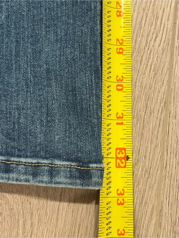 Zara Women's Medium Blue Bootcut Jeans - Image 4