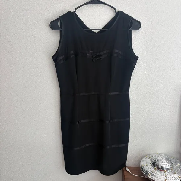 Vintage Grace USA Black Bodycon Mini Dress Satin Ribbon Bow Accent‎ M - Image 4
