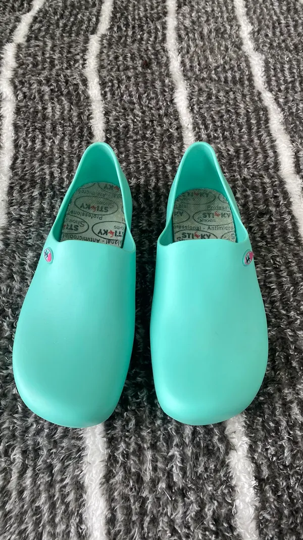 Sticky Shoes Nurse Green Size 8 - Image 3