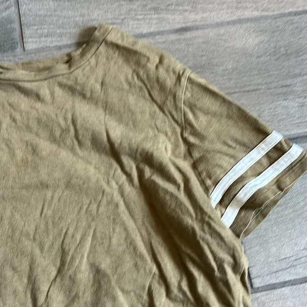 Forever 21 cropped tshirt - Image 2