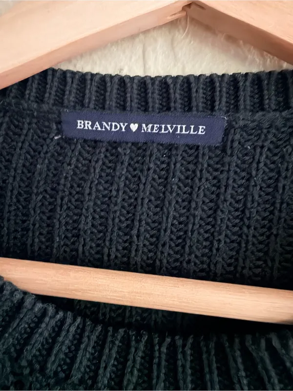 Brandy Melville Dark Green Ribbed Crewneck Sweater - Image 4