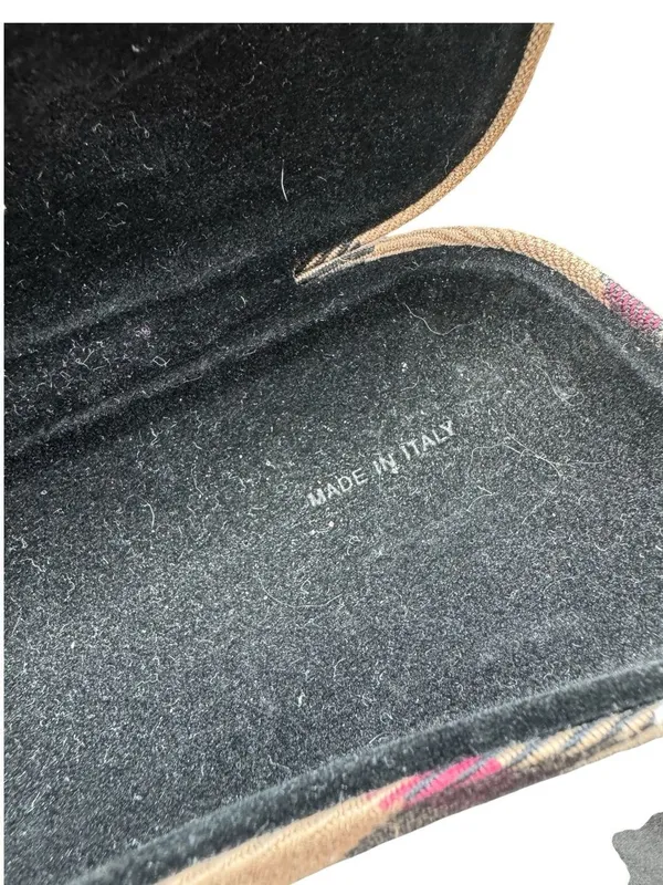 Burberry iconic Nova Check Plaid Clamshell Hard Eyeglass Case - Image 3