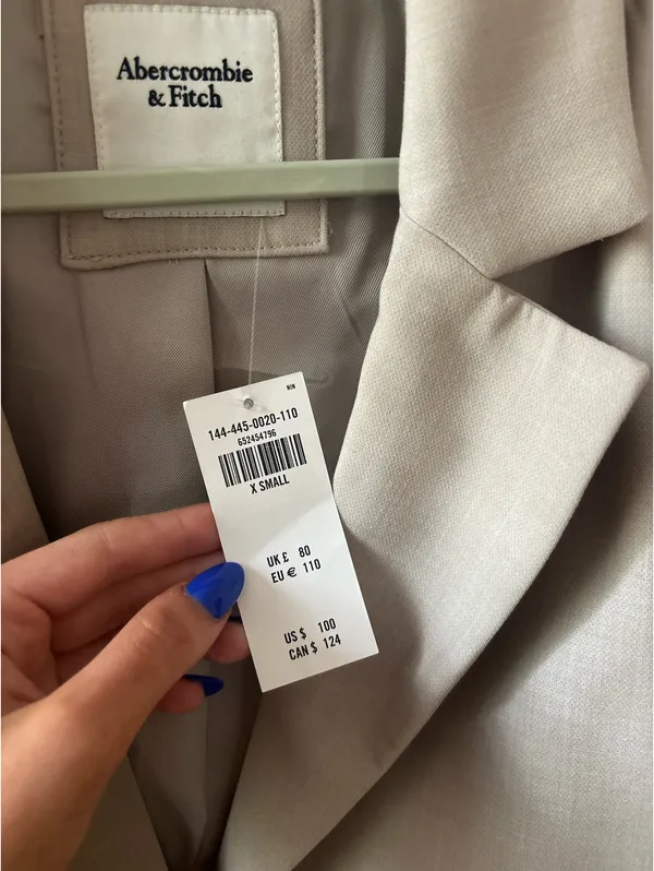 Abercrombie Cropped Light Blazer - Image 3