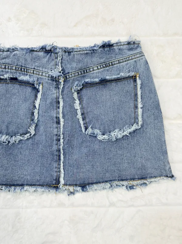 PrettyLittleThing Frayed Vintage Wash Denim Mini Skirt Womens 2 XS - Image 5